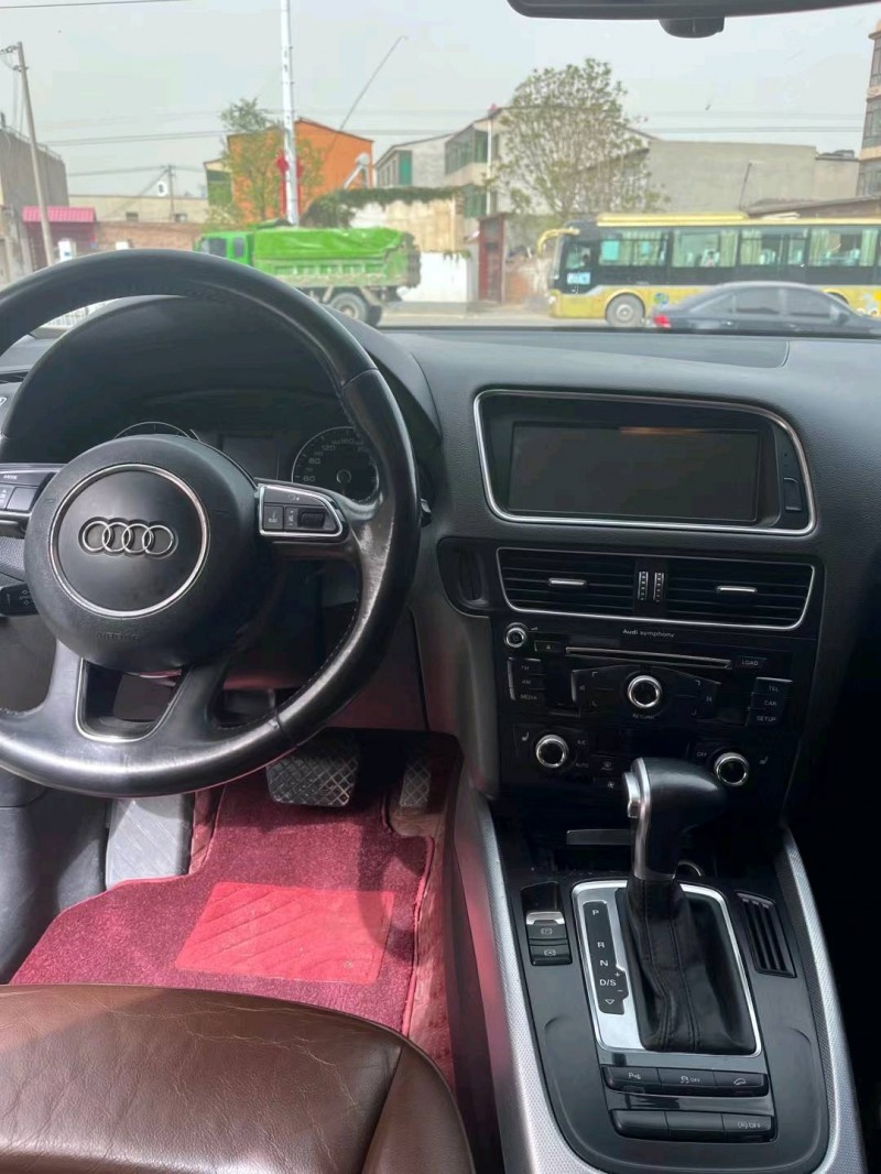 保定15年奥迪Q56