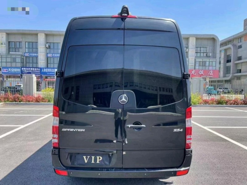 盐城15年奔驰斯宾特9