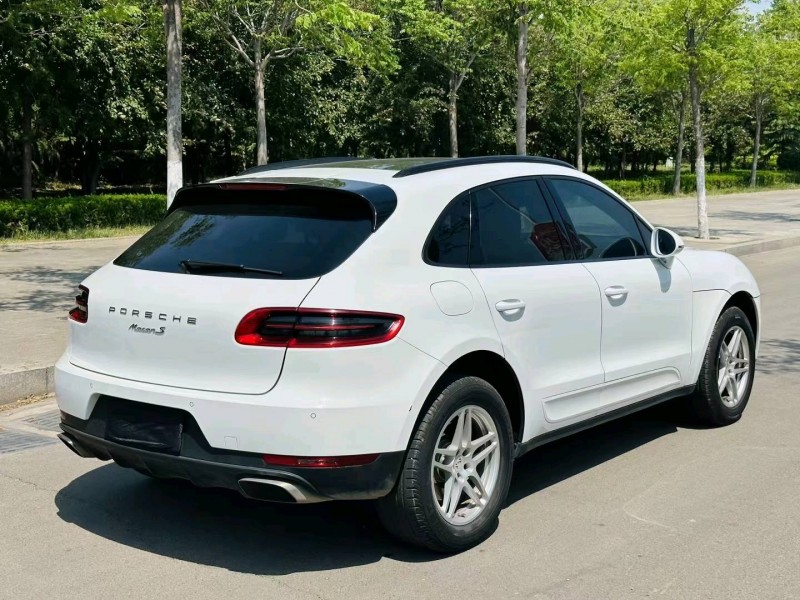聊城16年保时捷Macan7