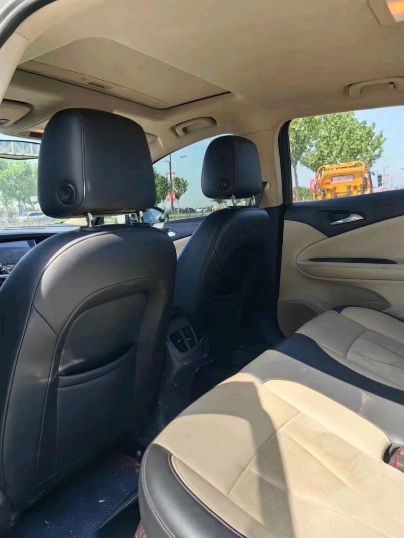 青岛23年别克君威8