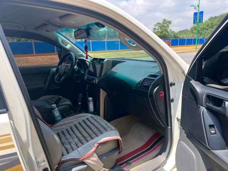 济南13年丰田普拉多4