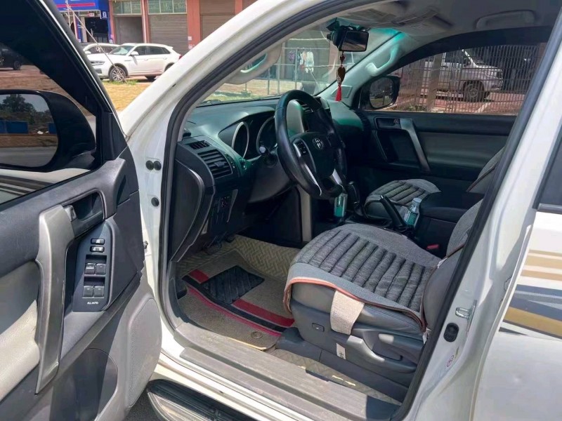 济南13年丰田普拉多6