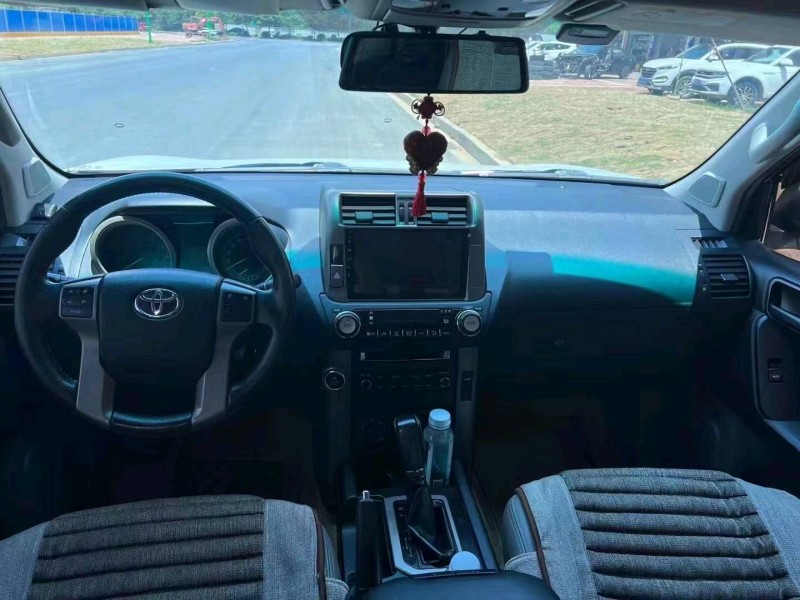 济南13年丰田普拉多7