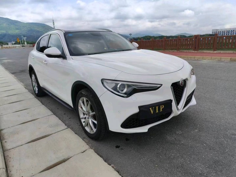 广州19年阿尔法·罗密欧Stelvio3