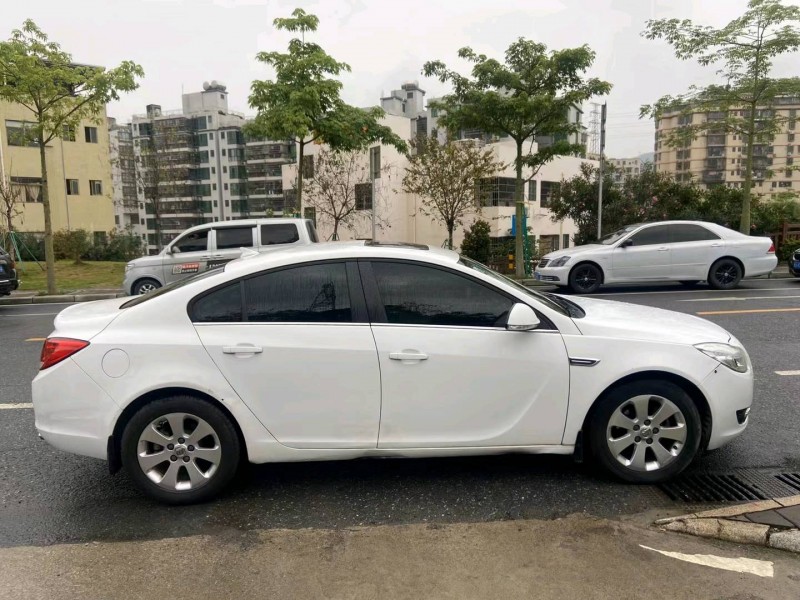 广州12年别克君威4