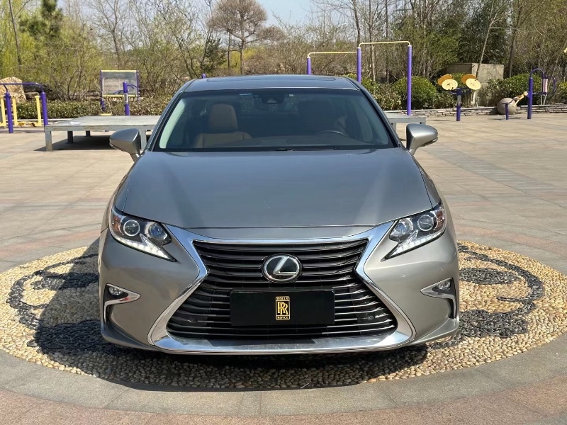 青岛16年雷克萨斯ES1