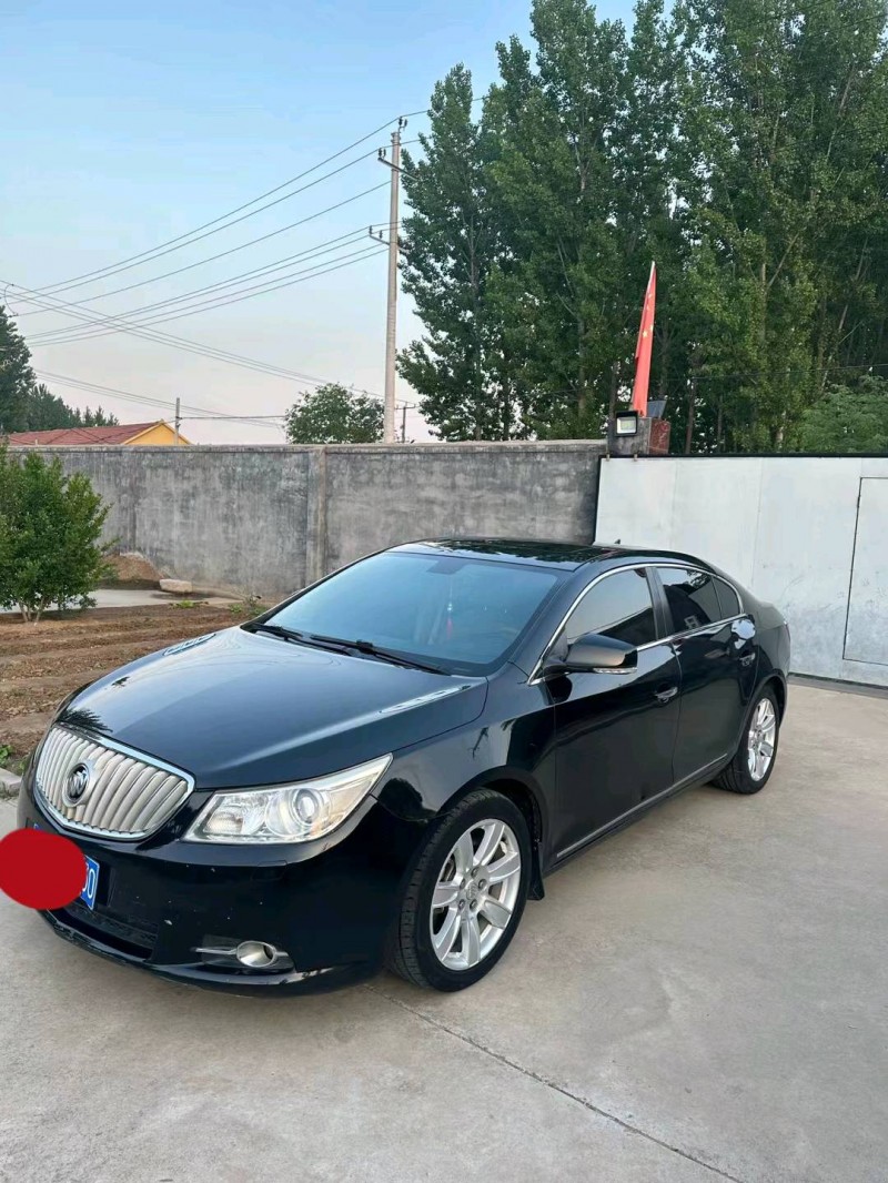 青岛12年别克君越3