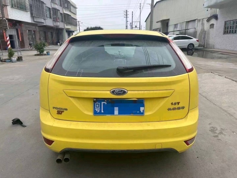 珠海15年福特福克斯8