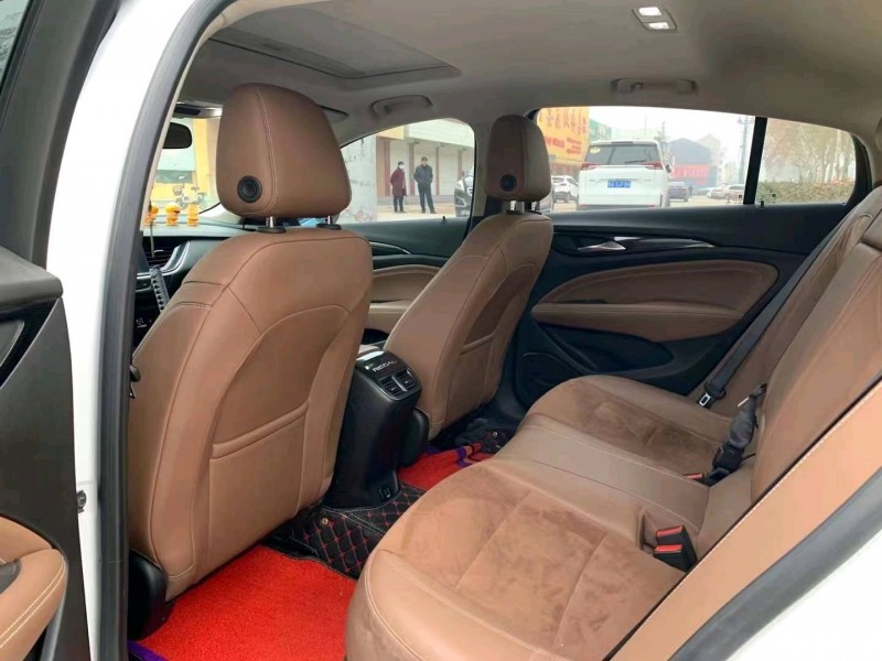 青岛17年别克君威6