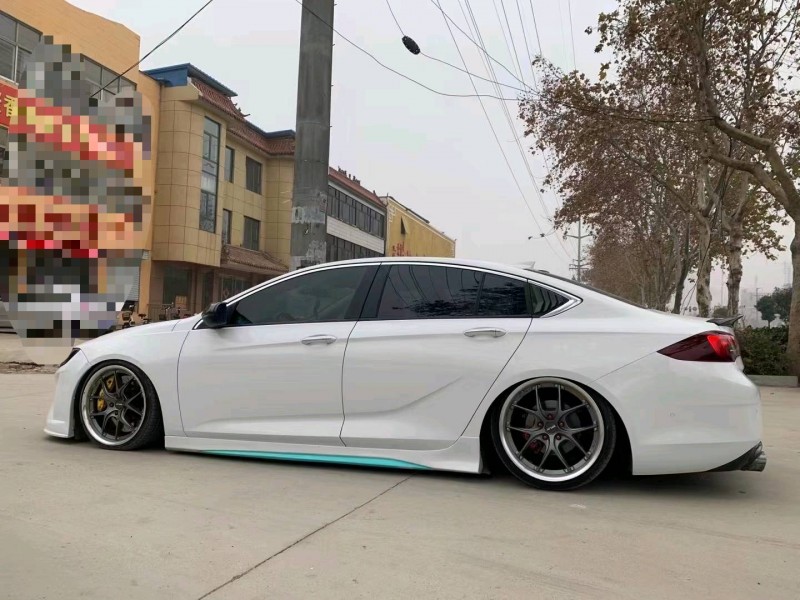 青岛17年别克君威7