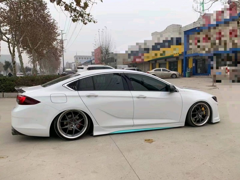 青岛17年别克君威8