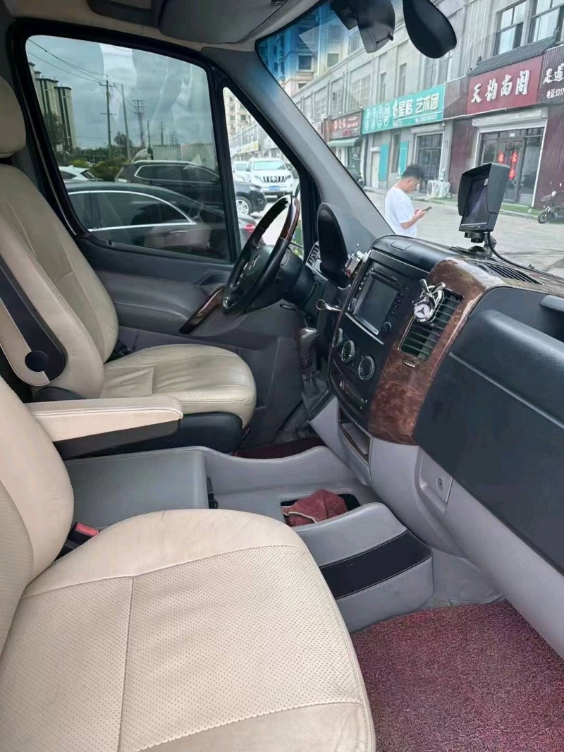 淄博12年奔驰斯宾特5