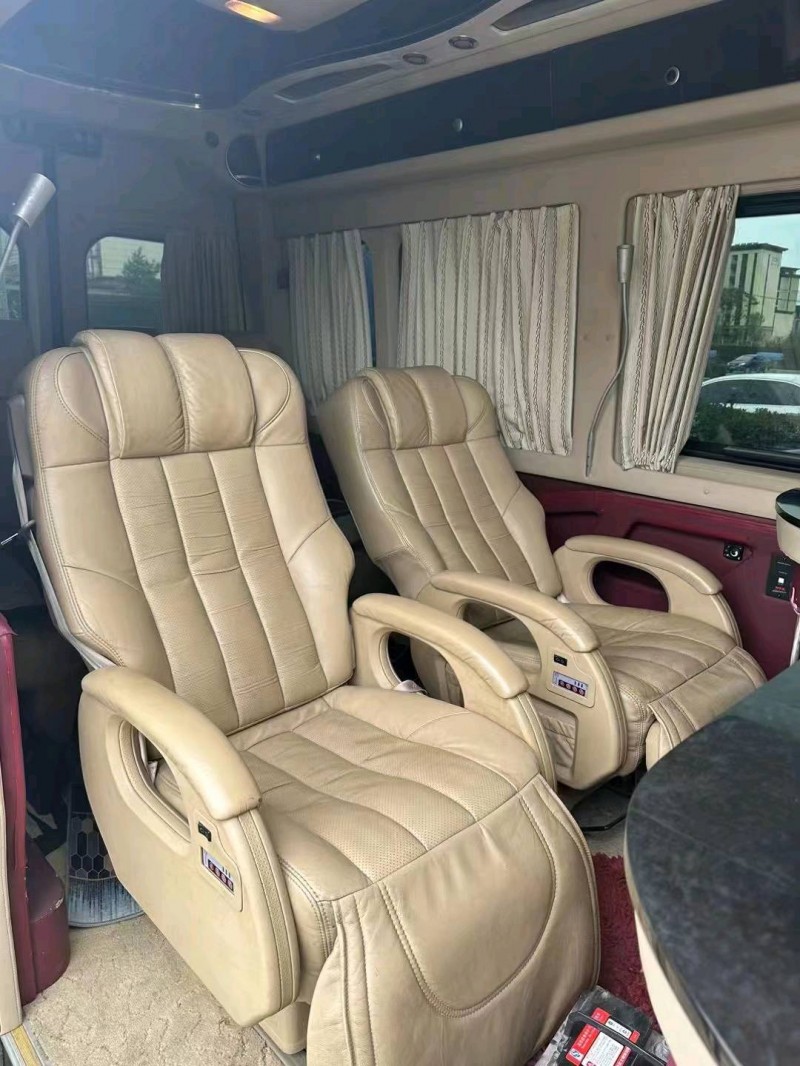 淄博12年奔驰斯宾特7