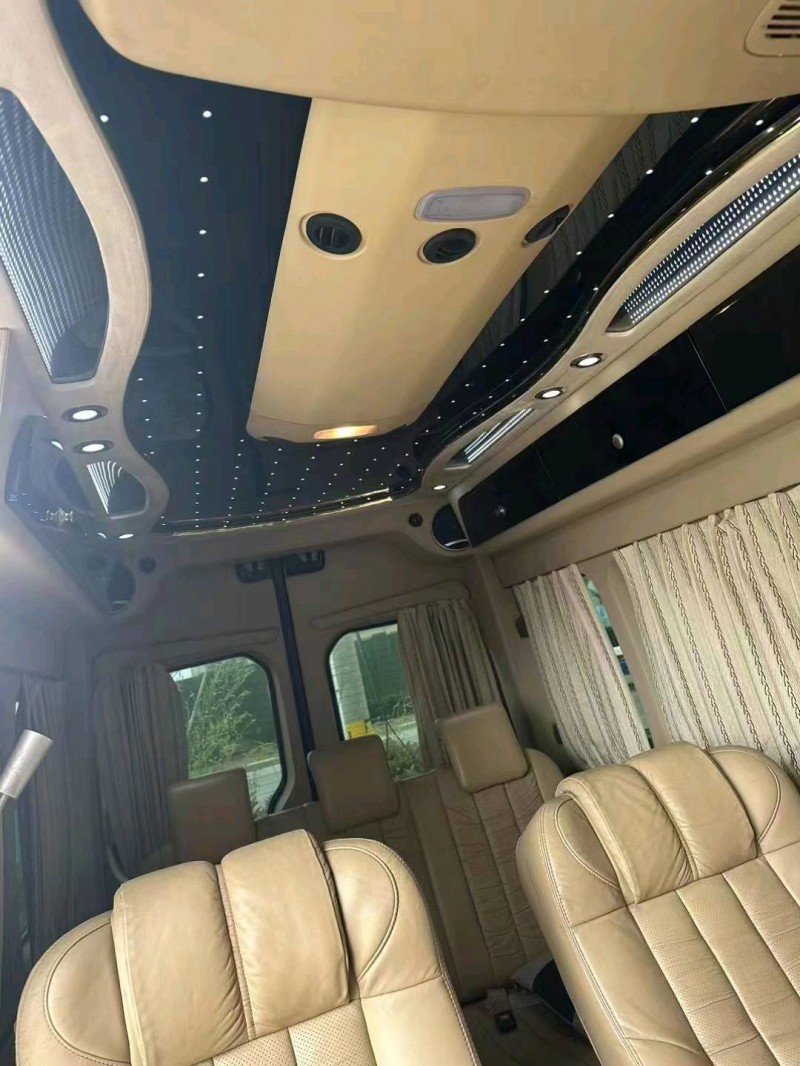 淄博12年奔驰斯宾特8