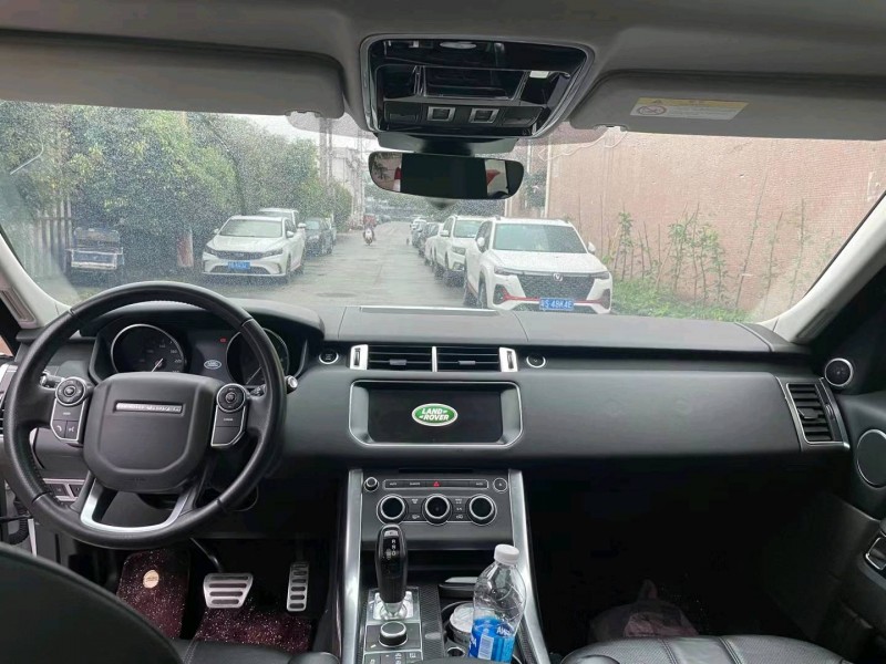 东莞18年路虎揽胜运动7