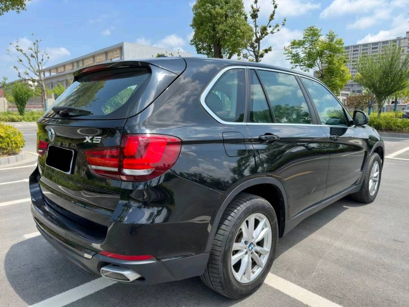 盐城19年宝马X59