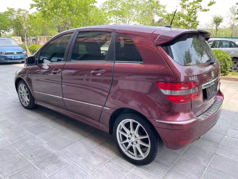 东营11年奔驰B5