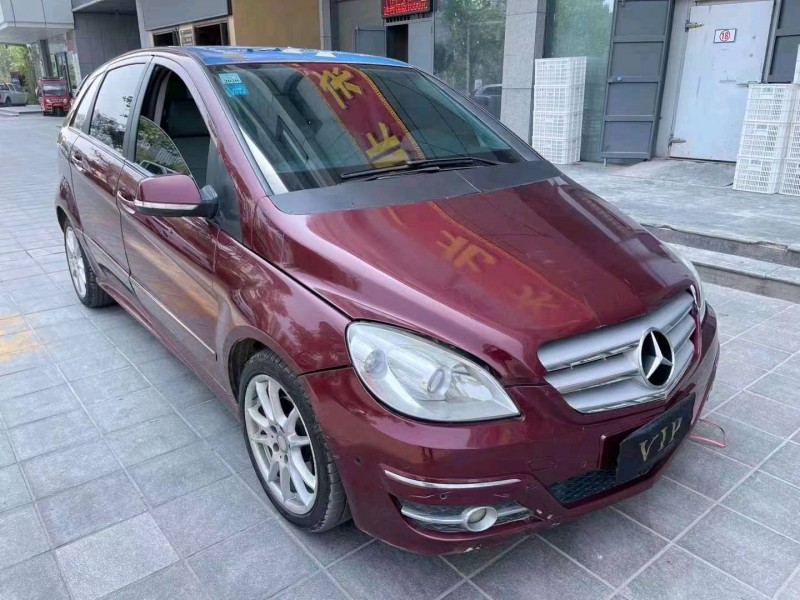 东营11年奔驰B9