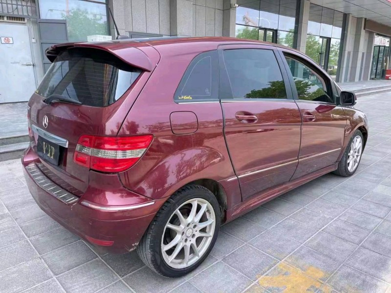 东营11年奔驰B8