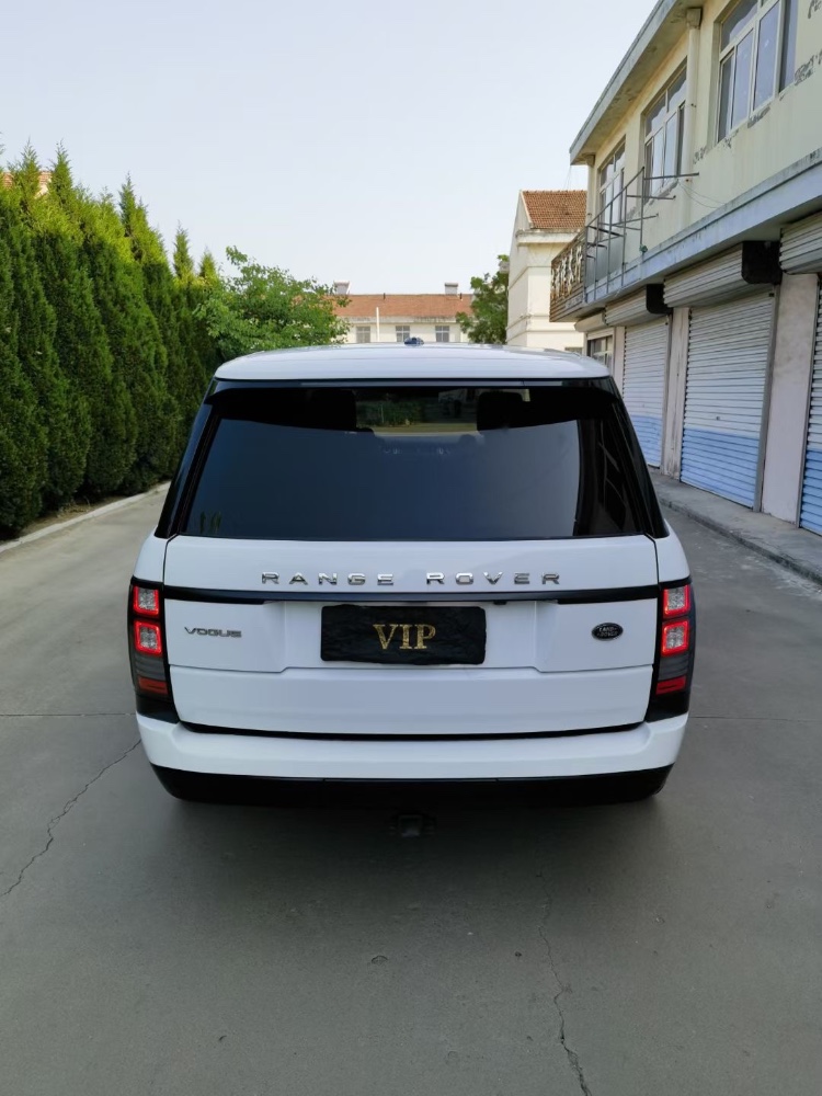 青岛14年路虎揽胜行政5