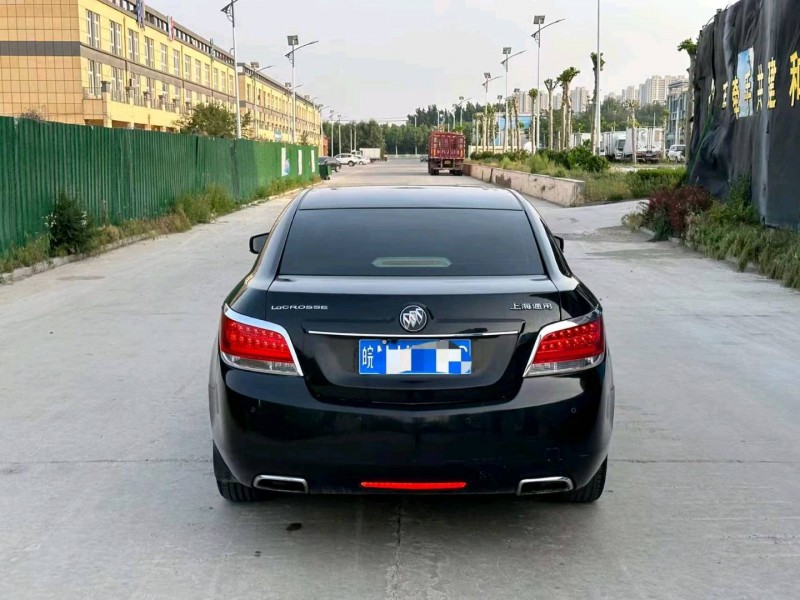 淄博10年别克君越4