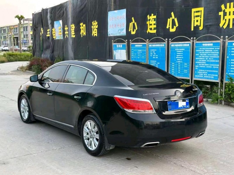 淄博10年别克君越5