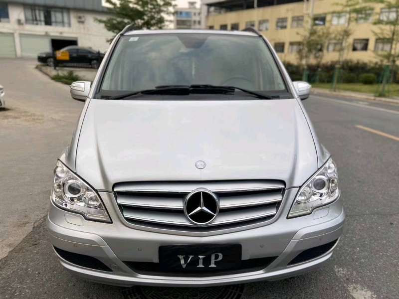 广州13年奔驰唯雅诺1