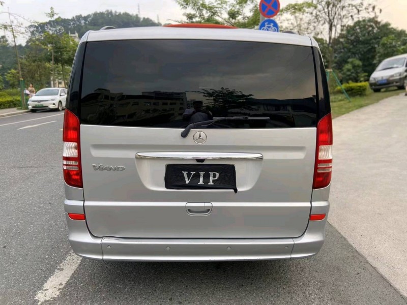 广州13年奔驰唯雅诺6