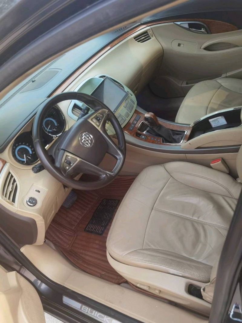 石家庄10年别克君越5