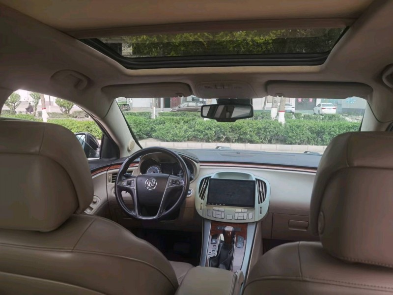 石家庄10年别克君越6