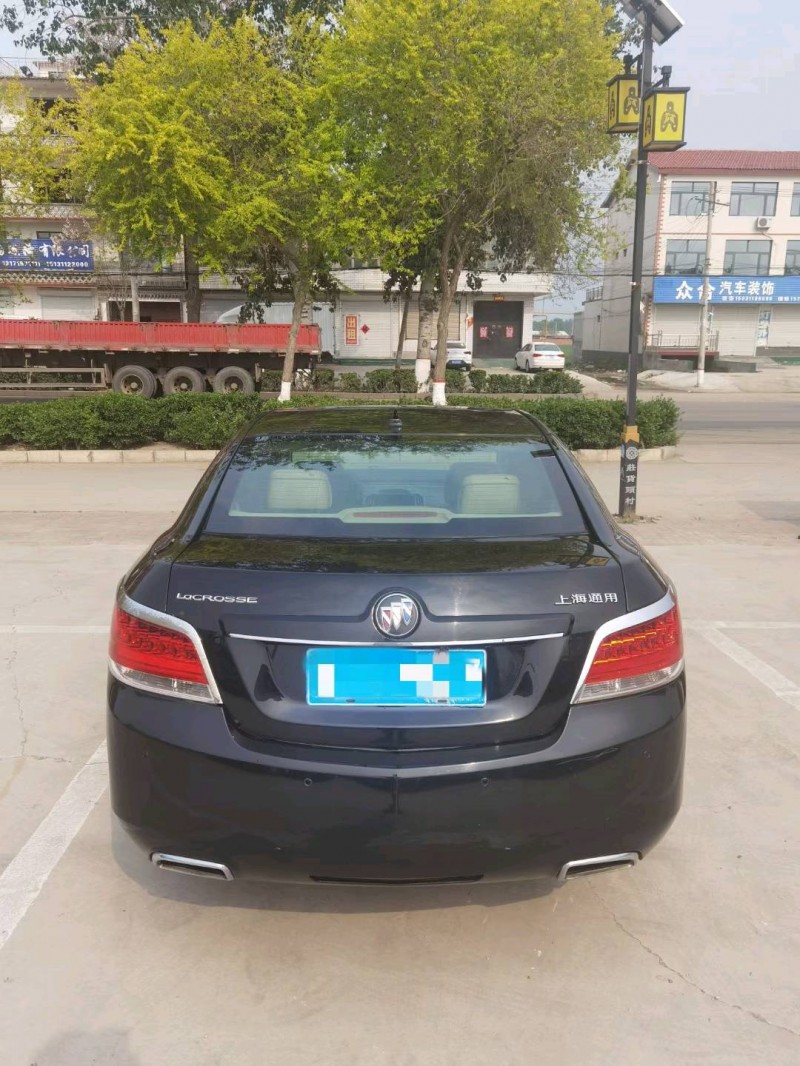 石家庄10年别克君越9