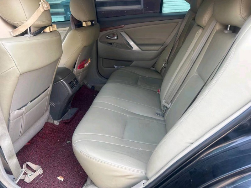 济南12年丰田凯美瑞6