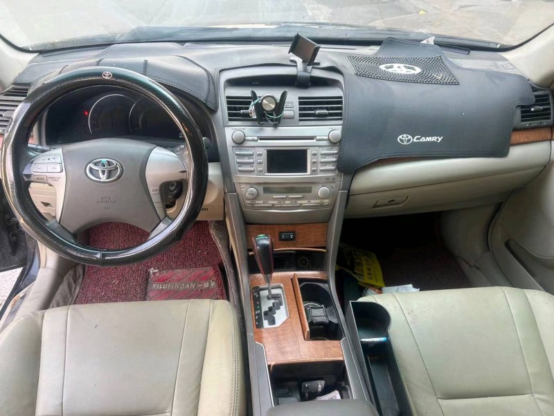 济南12年丰田凯美瑞5