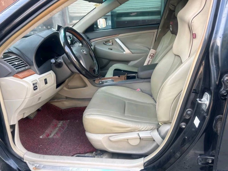 济南12年丰田凯美瑞8