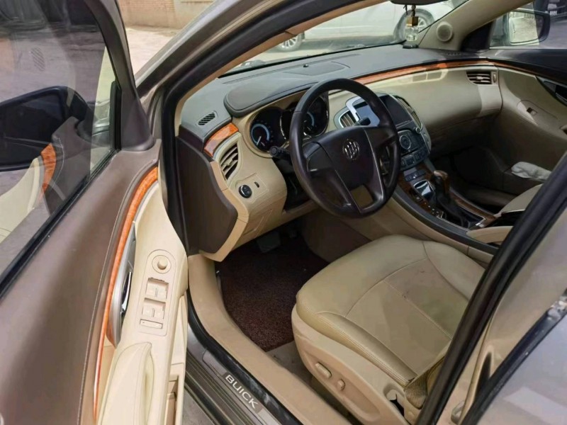 保定11年别克君越8