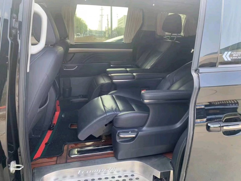 保定21年传祺M85