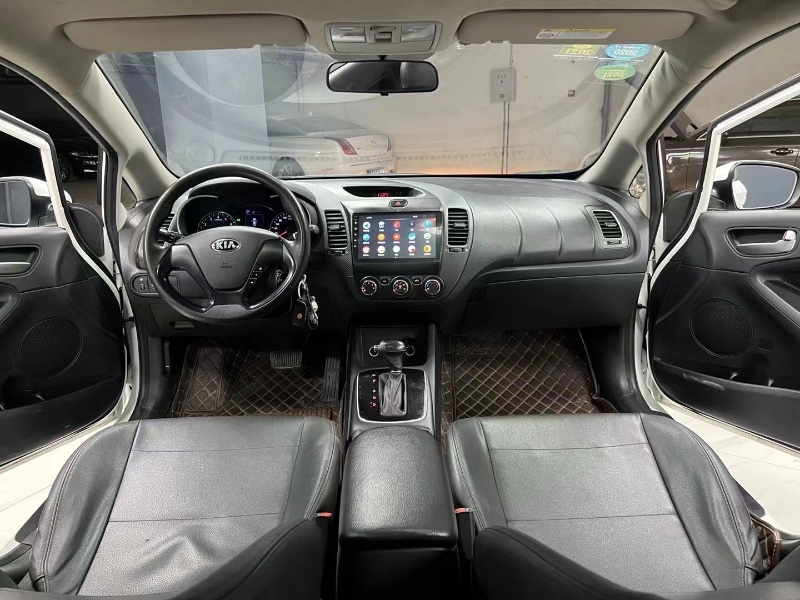 成都19年起亚K38