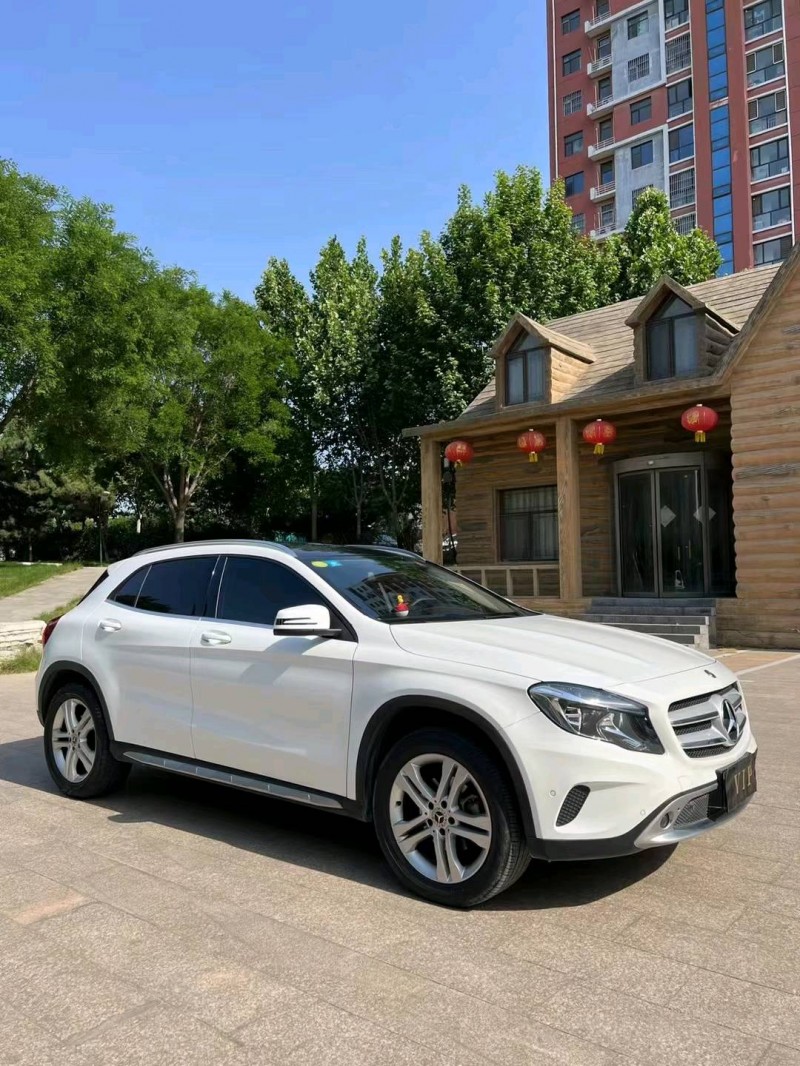 邢台17年奔驰GLA3