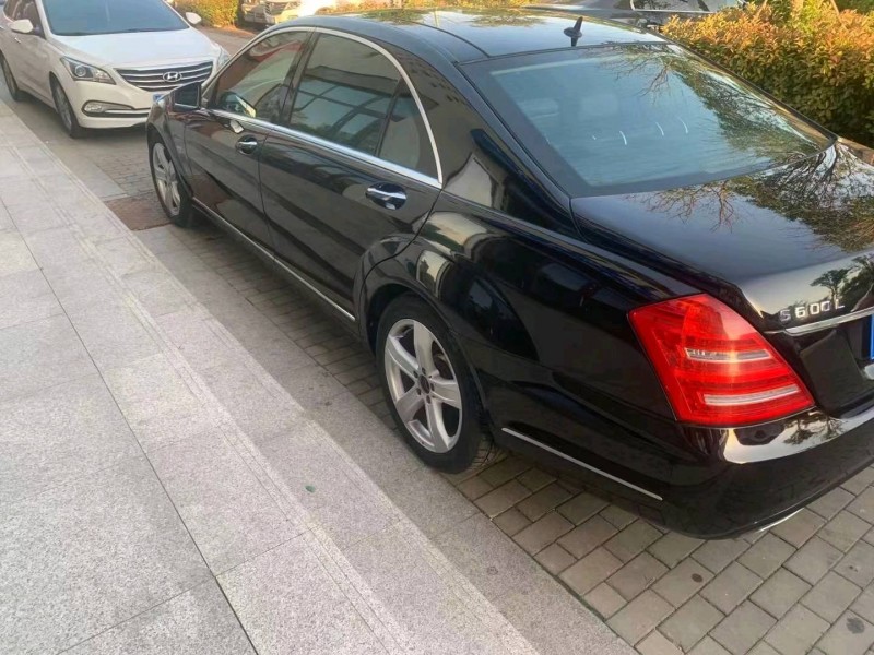 济南12年奔驰S6