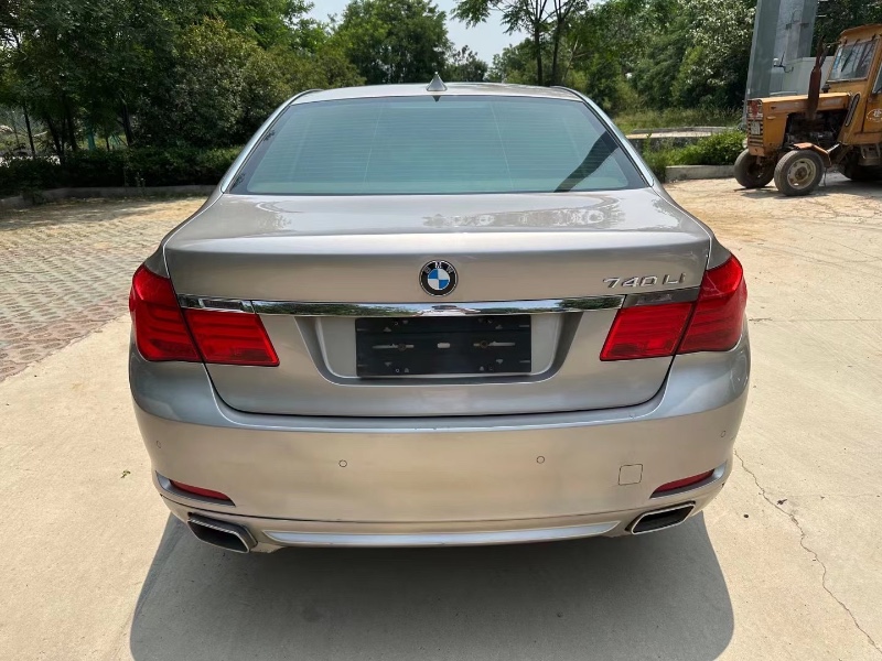 济宁11年宝马7系5