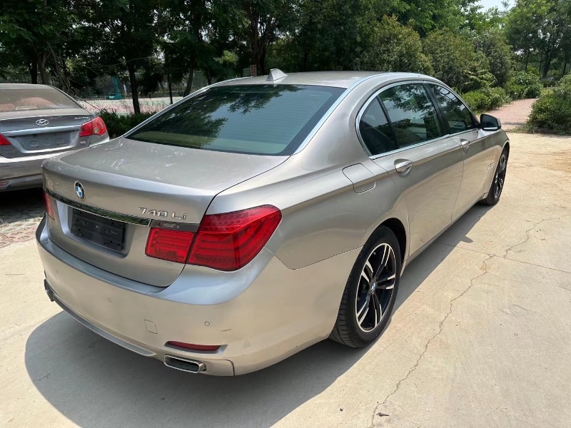济宁11年宝马7系6