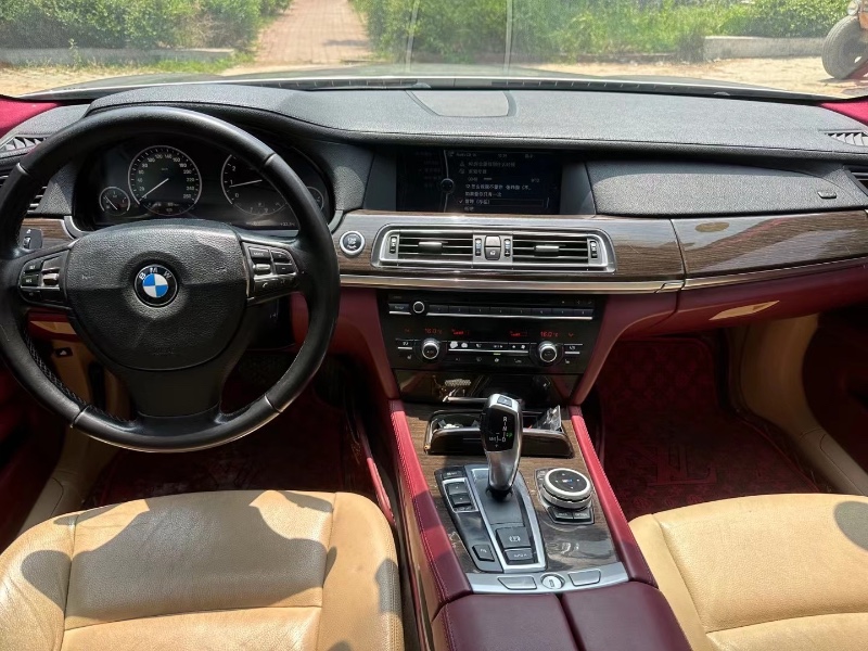 济宁11年宝马7系7