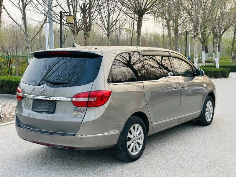 聊城17年别克GL87