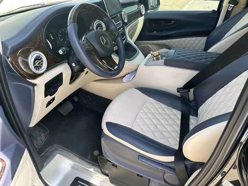 青岛18年奔驰威霆4