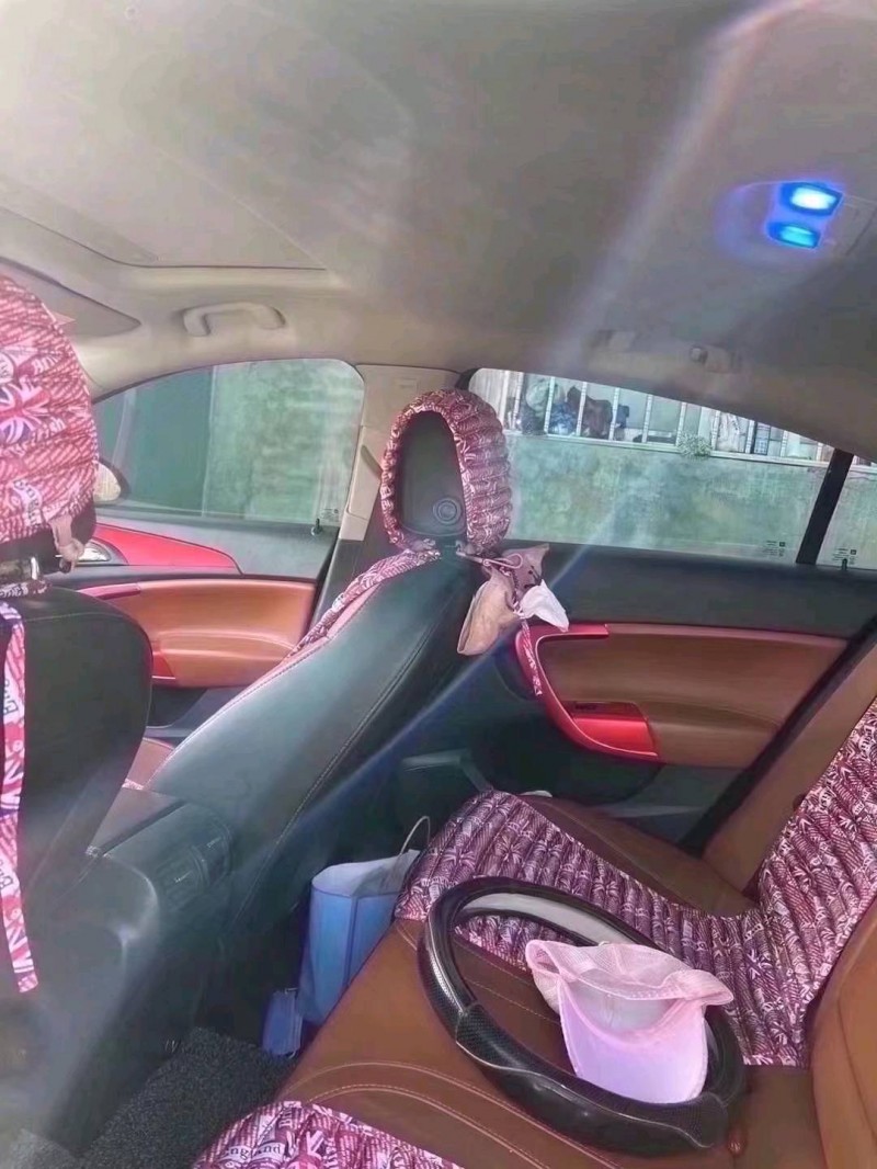 青岛15年别克君威5