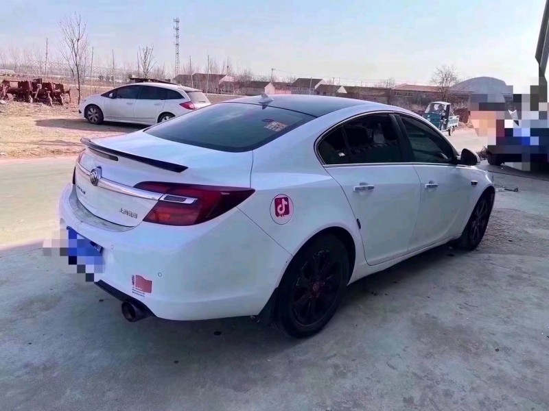 青岛15年别克君威7