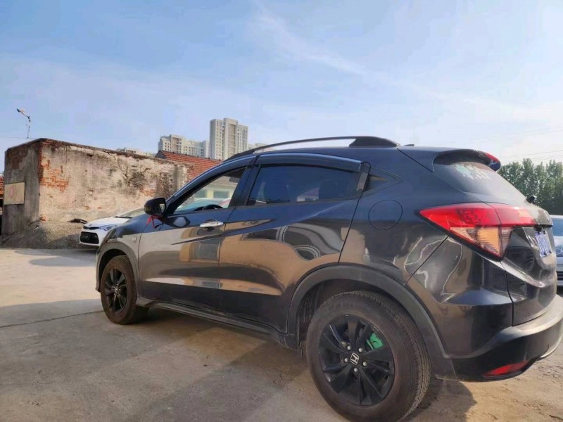 济南16年本田缤智8