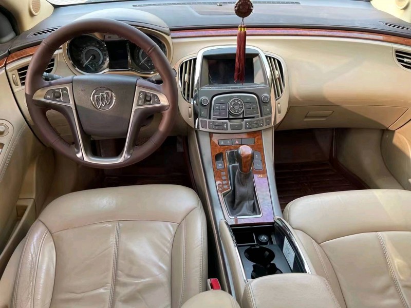 青岛13年别克君越8