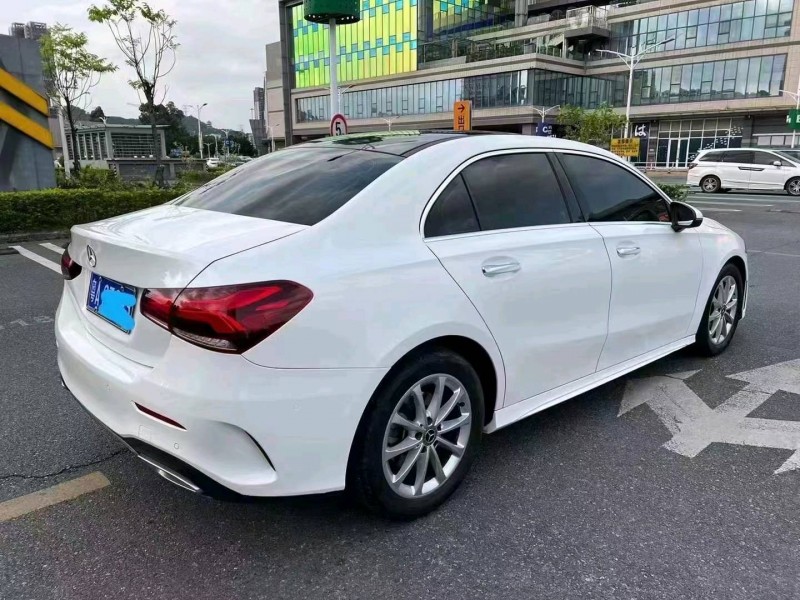 珠海20年奔驰A8
