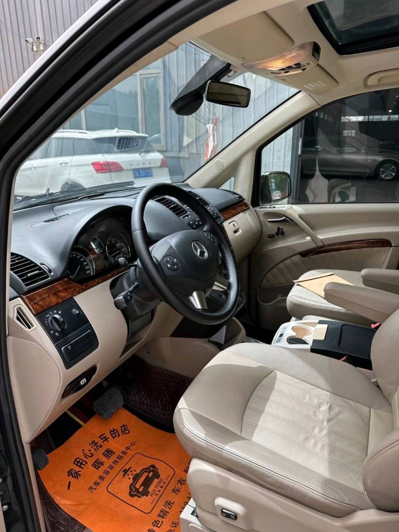 沈阳13年奔驰唯雅诺7